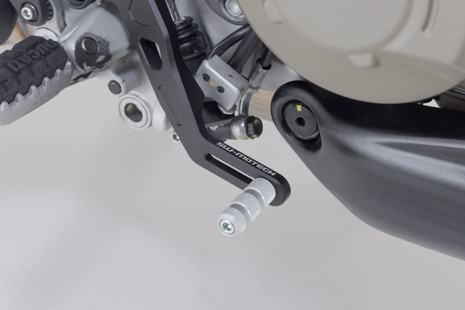 SW-MOTECH / SWモテック フットブレーキレバー Ducati Multistrada V4 / S (24-)。 | FBL.22.251.10000