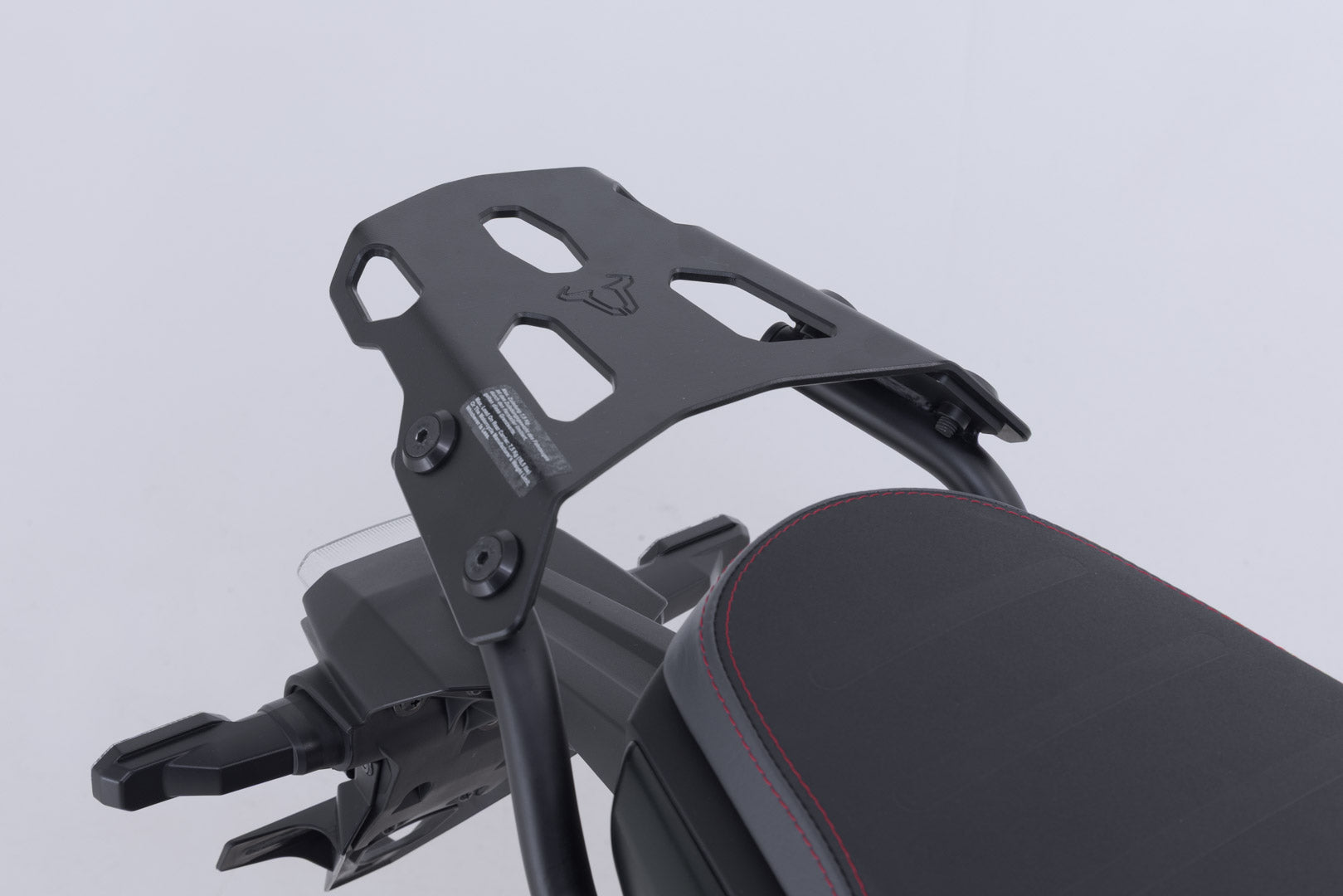 SW-MOTECH / SWモテック STREET-RACK リアキャリア ブラック。Suzuki GSX-8T / TT (25-)。 | GPT.05.031.16000/B