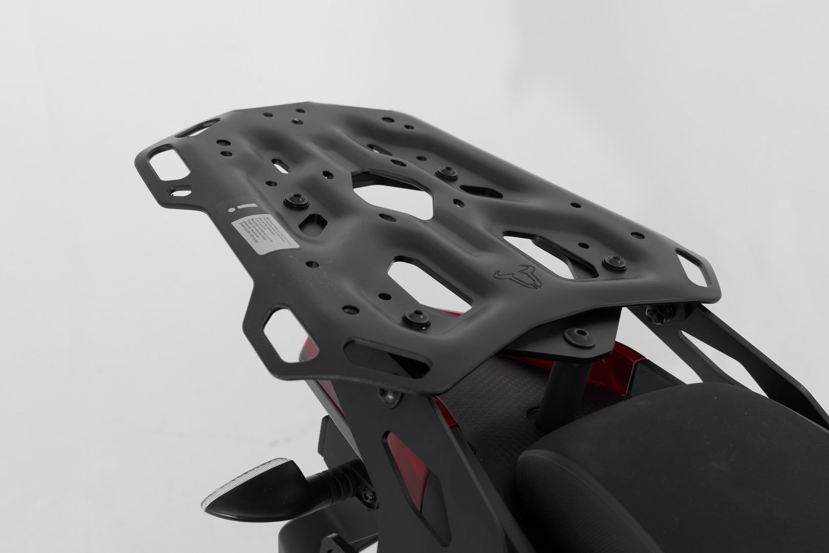 SW-MOTECH / SWモテック DUSC L トップケースシステム ブラック。41 リットル。April Tuareg 660 (21-)/Rally (24-)用。 | GPT.13.849.65001/B