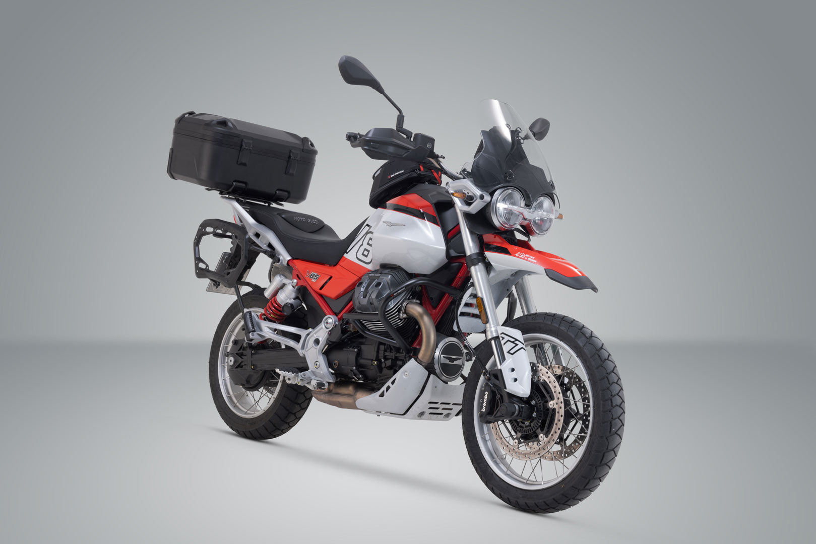 SW-MOTECH / SWモテック DUSC XL トップケースシステム ブラック。55リットル。Moto Guzzi V85 TT (24-)。 | GPT.17.632.66000/B