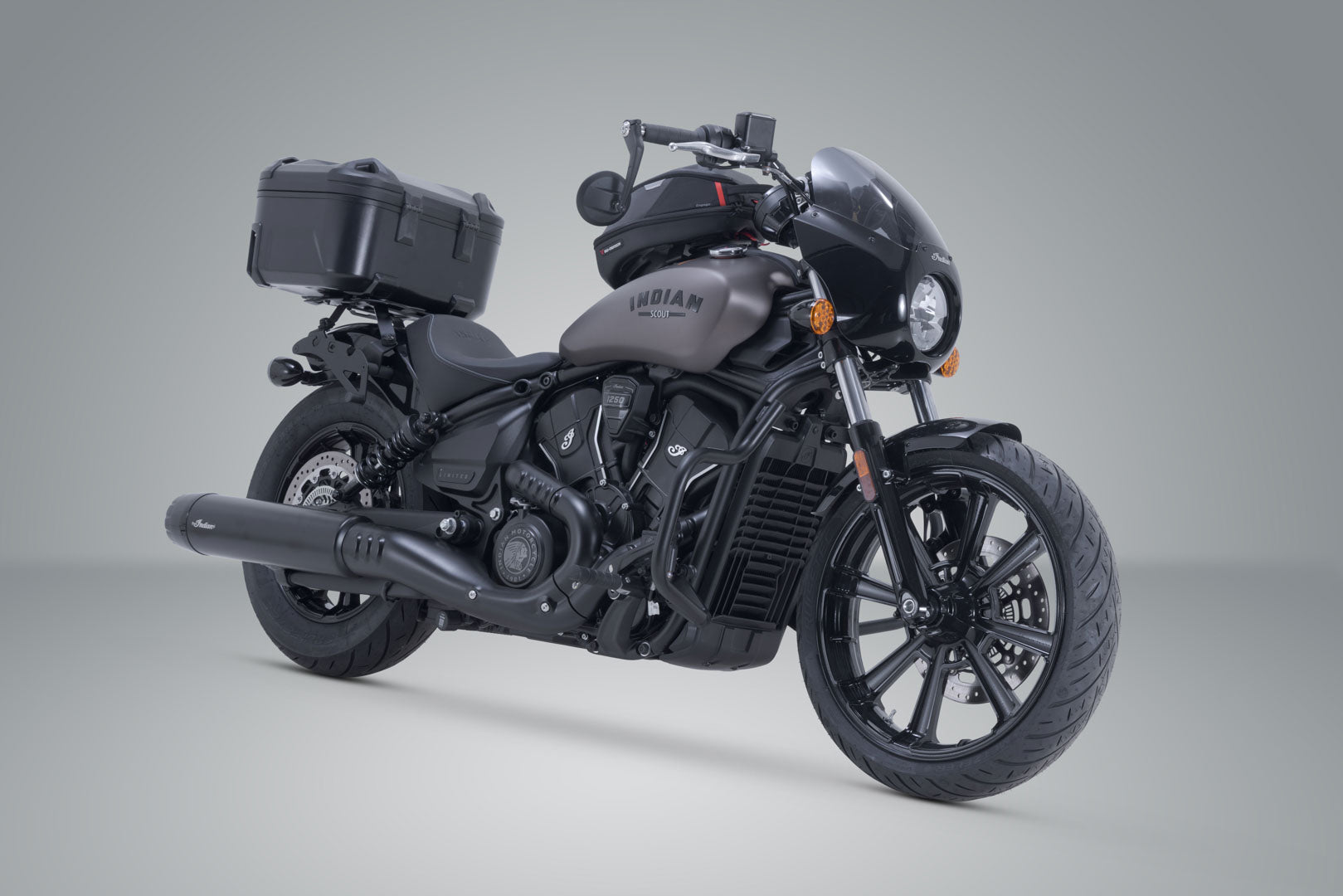 SW-MOTECH / SWモテック DUSC L トップケースシステム ブラック。41 リットル。インディアン・スカウト各モデル(24-)。 | GPT.20.394.65001/B