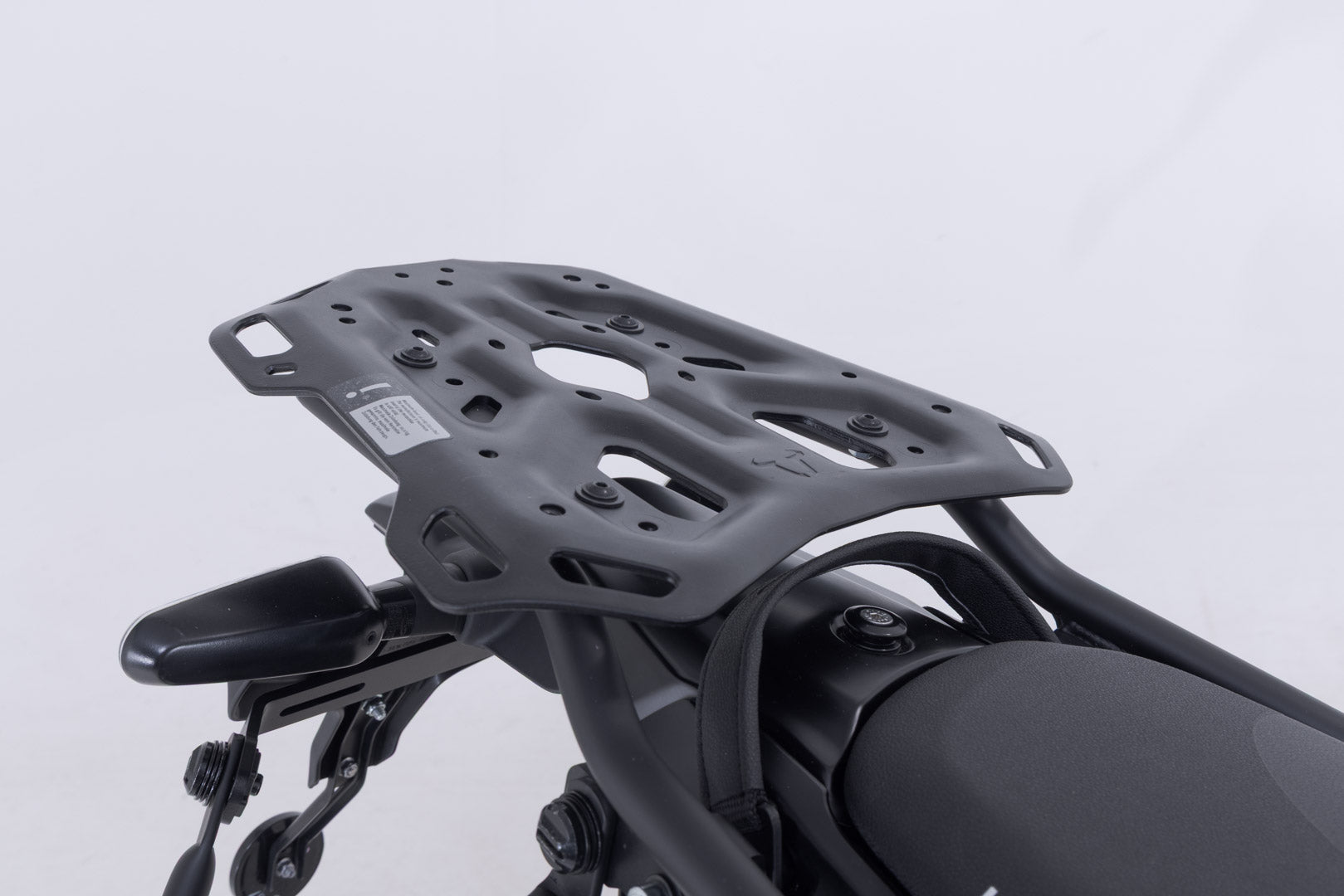 SW-MOTECH / SWモテック ADVENTURE-RACK リアキャリア ブラック。ロイヤル・エンフィールド・ヒマラヤン 450 ラリー (25-)。 | GPT.41.620.19100/B