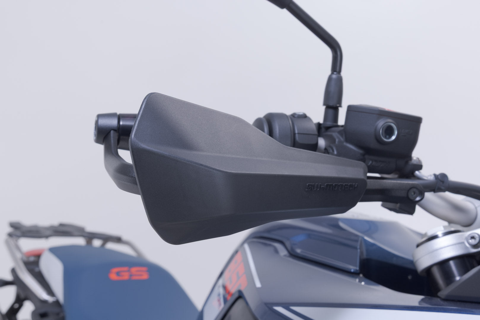 SW-MOTECH / SWモテック スポーツ用ハンドプロテクターキット(ブラック)。BMW F 850 GS(17-)。 | HDG.00.220.21200/B