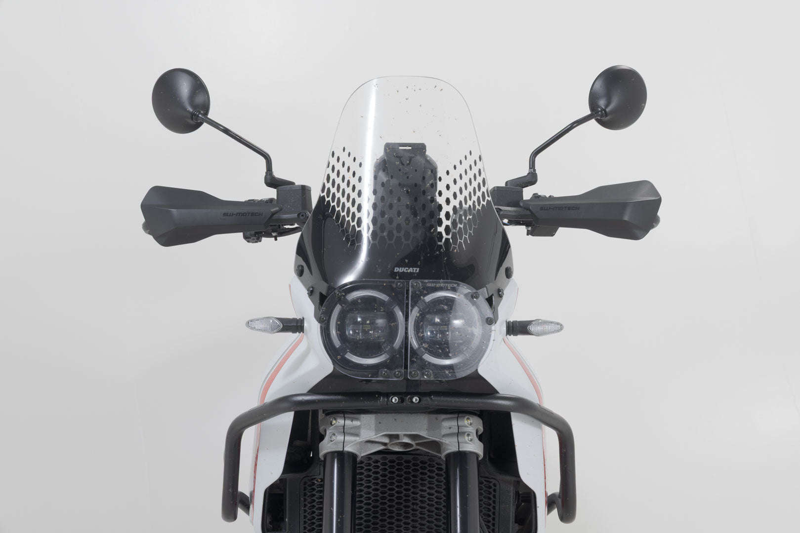 SW-MOTECH / SWモテック スポーツ用ハンドプロテクターキット(ブラック)。Ducati DesertX / Rally、CFMoto 800MT-X。 | HDG.00.220.21301/B