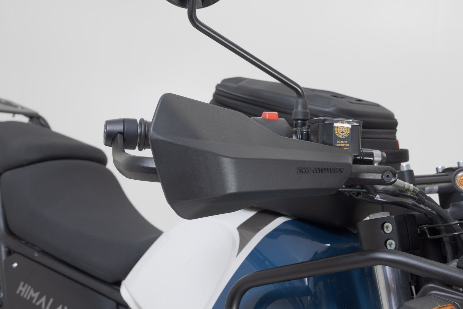 SW-MOTECH / SWモテック スポーツ用ハンドプロテクターキット(ブラック)。KTM、ロイヤル・エンフィールド、Yamahaの各モデル対応。 | HDG.00.220.22001/B