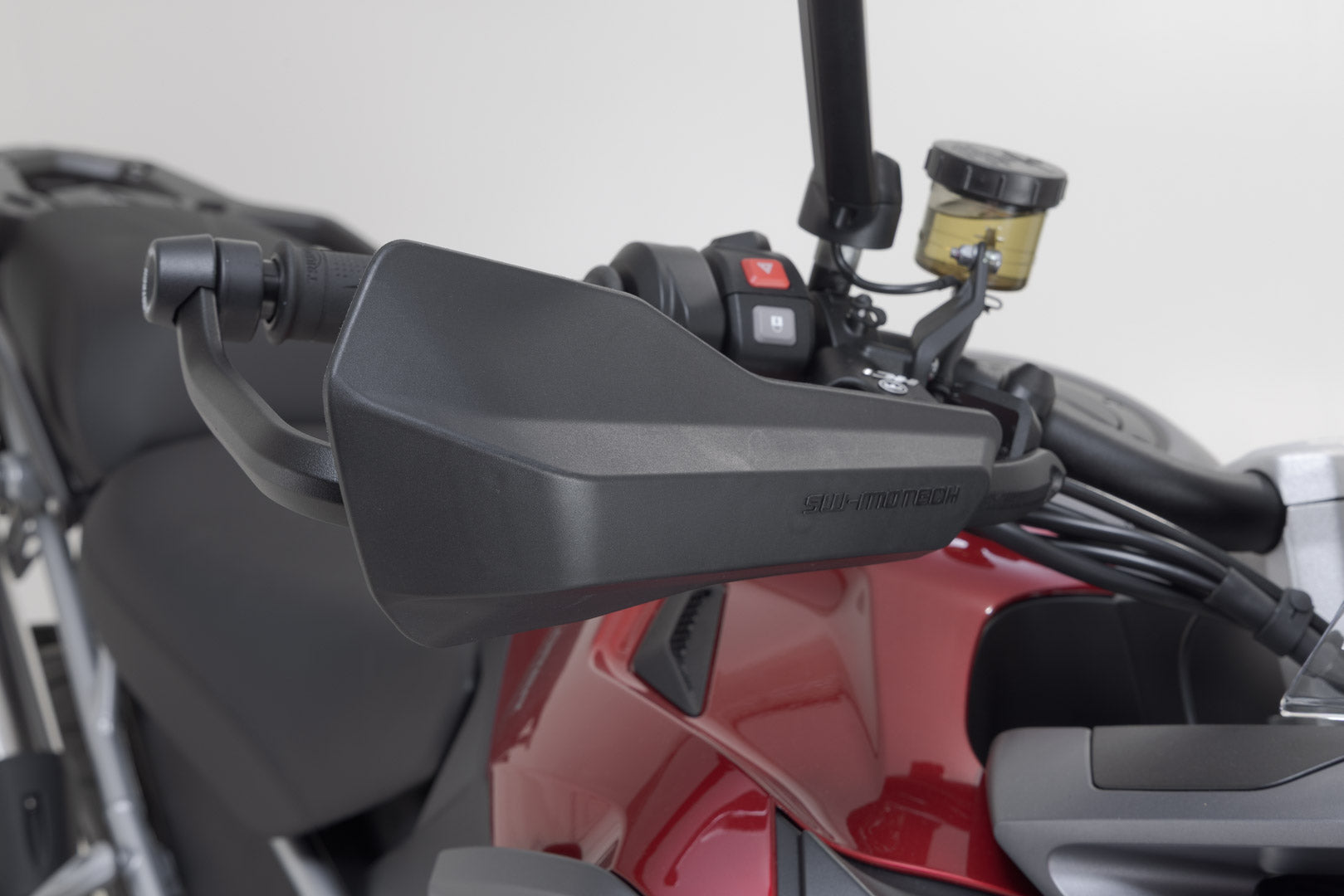 SW-MOTECH / SWモテック スポーツ用ハンドプロテクターキット(ブラック)。Triumph・タイガー 1200GT/ラリーモデル用。 | HDG.00.220.23001/B