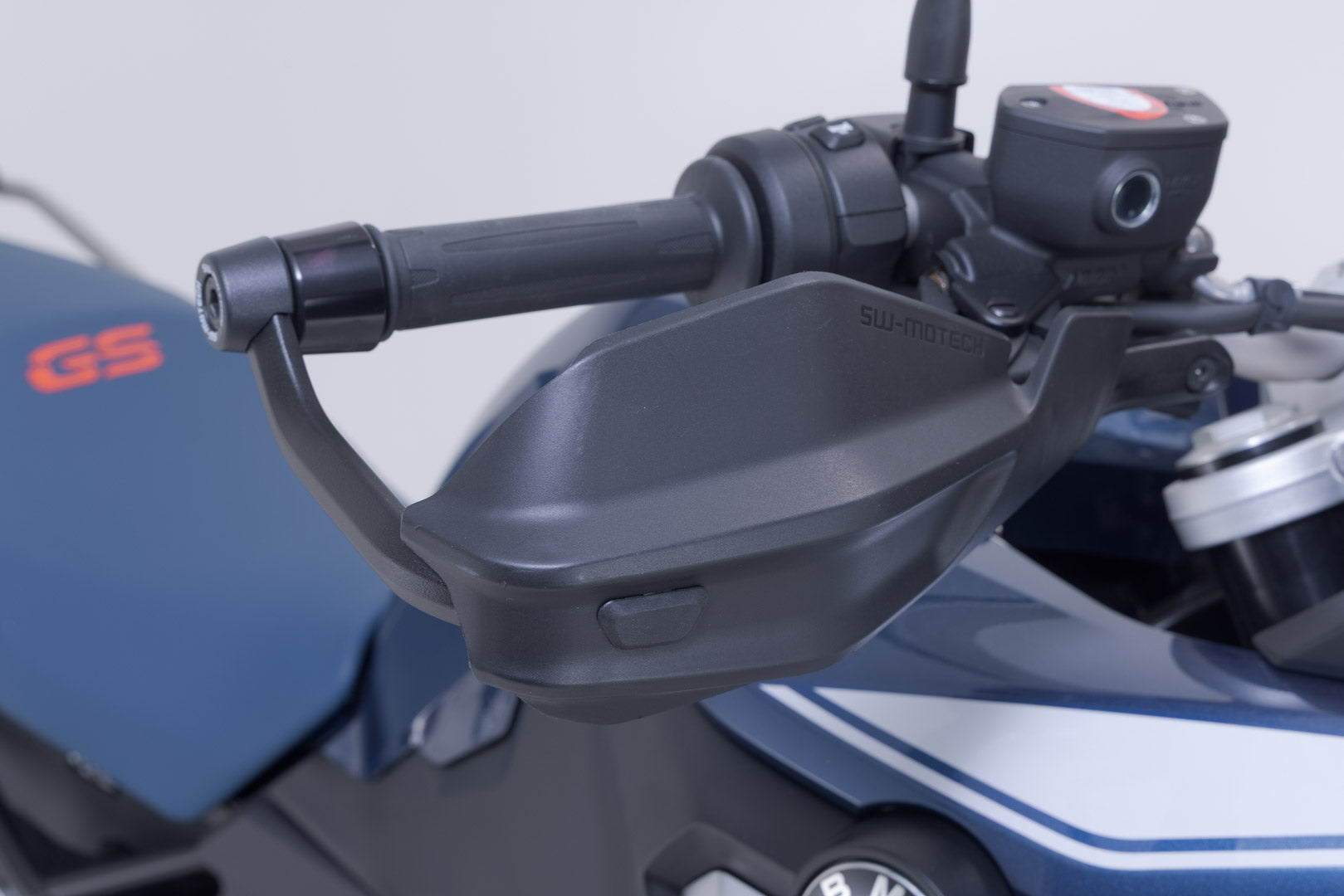 SW-MOTECH / SWモテック アドベンチャー ハンドプロテクターキット ブラック。BMW F 850 GS (17-)。 | HDG.00.220.31200/B