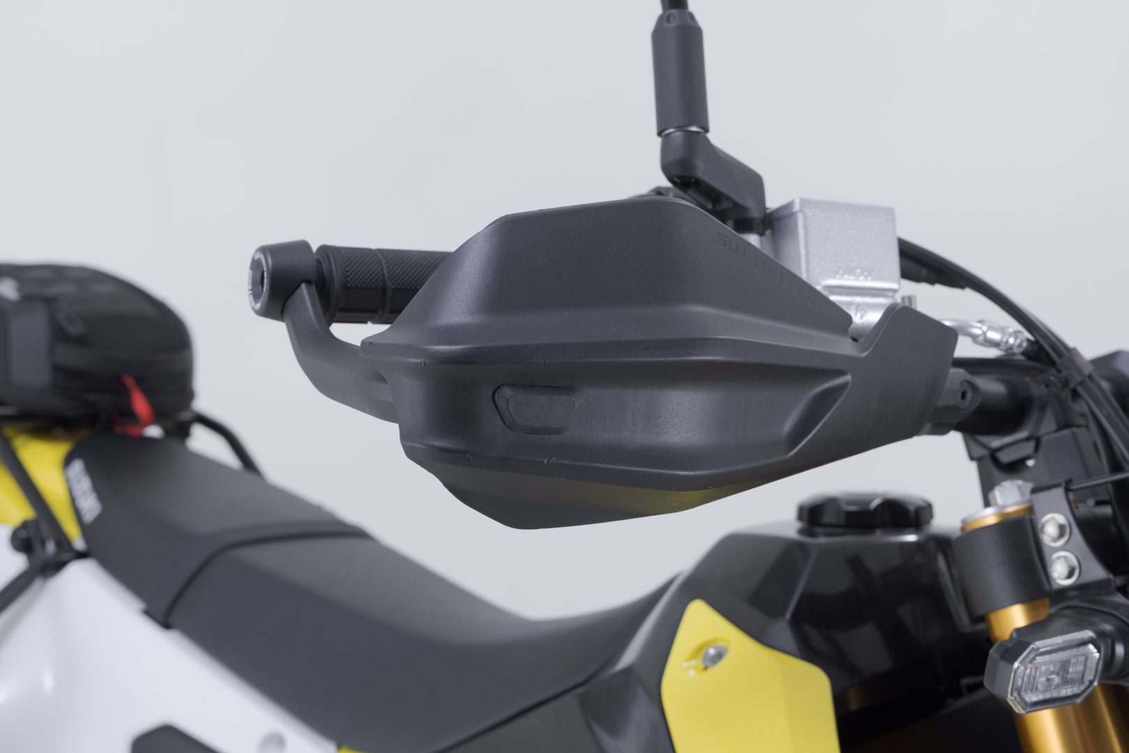 SW-MOTECH / SWモテック アドベンチャー・ハンドプロテクターキット(ブラック)。Suzuki DR-Z4S / SM(25-)。 | HDG.00.220.33100/B