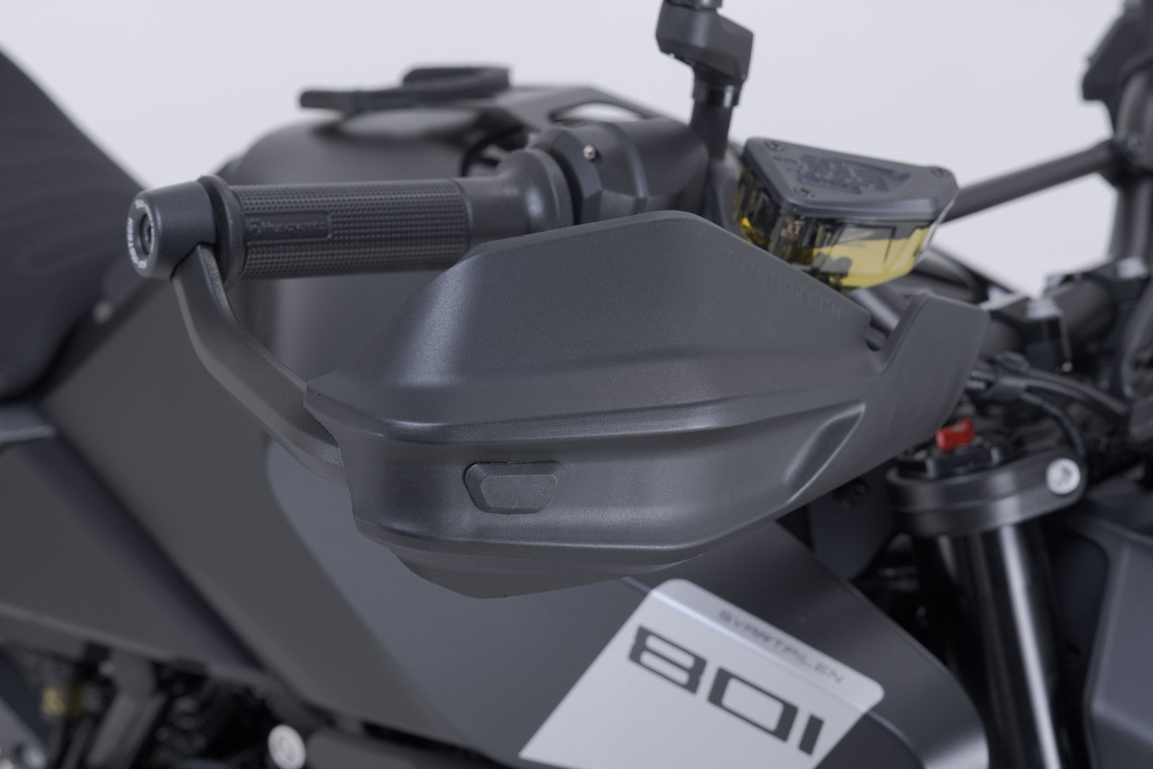 SW-MOTECH / SWモテック アドベンチャー・ハンドプロテクターキット(ブラック)。ハスクバーナ・スヴァルトピレン 801 (24-)。 | HDG.00.220.38900/B