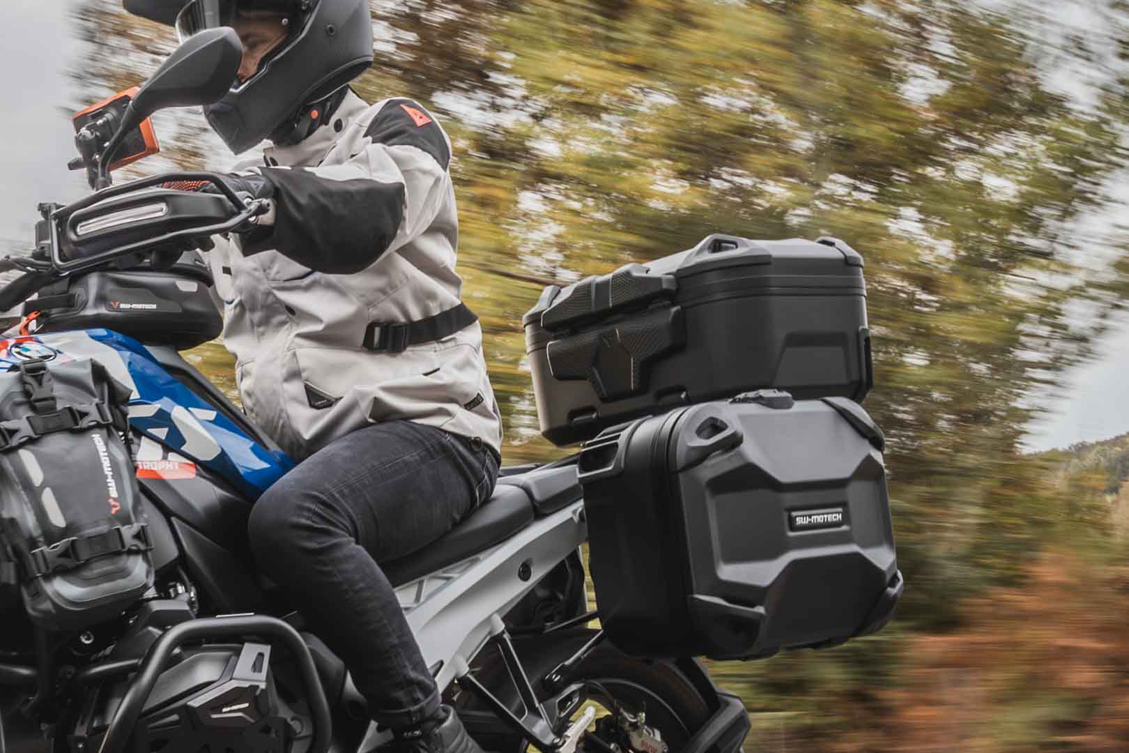 SW-MOTECH / SWモテック DUSC パッセンジャー用背もたれ(ブラック)。DUSC M / L用。 | HSK.00.745.15400/B