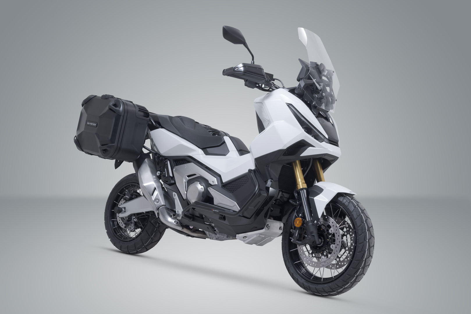 SW-MOTECH / SWモテック DUSC ハードケースシステム ブラック。41/41 リットル。Honda X-ADV (24-)。 | KFT.01.808.65200/B