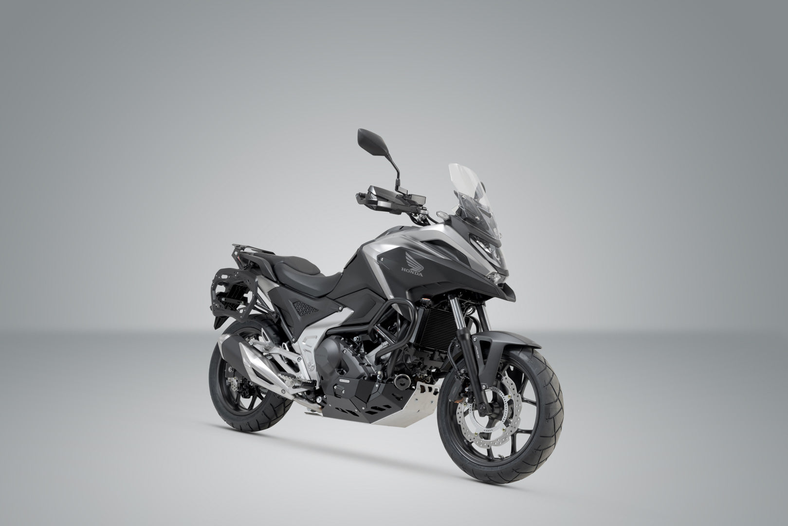 SW-MOTECH / SWモテック DUSC ハードケースシステム ブラック。41/41 リットル。Honda NC750X/XD (20-)。 | KFT.01.841.65101/B