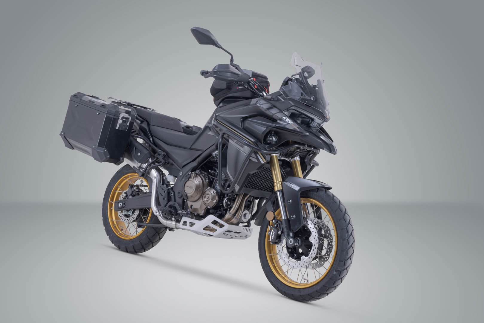SW-MOTECH / SWモテック TRAX ADV アルミケースシステム ブラック。45/37 リットル。Voge DS625X (24-)用。 | KFT.02.060.70000/B