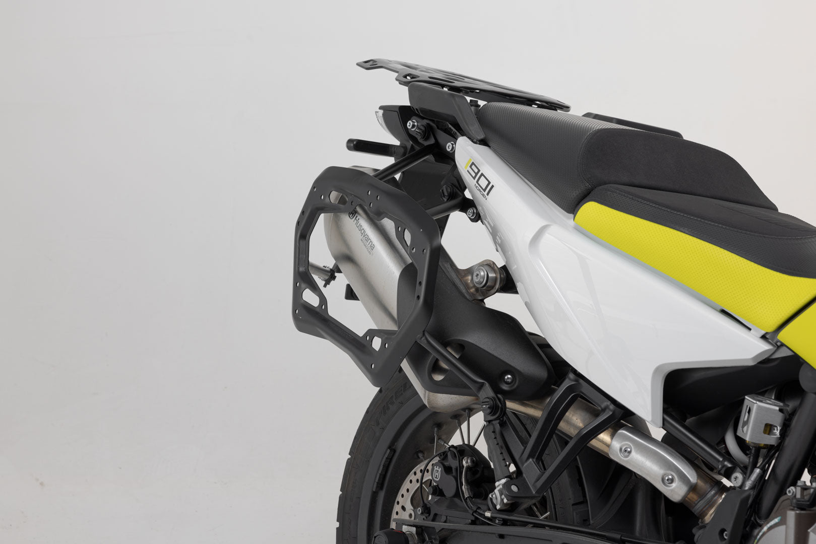 SW-MOTECH / SWモテック DUSC ハードケースシステム ブラック。41/33 l。Husqvarna Norden 901 (21-)。 | KFT.03.992.65001/B