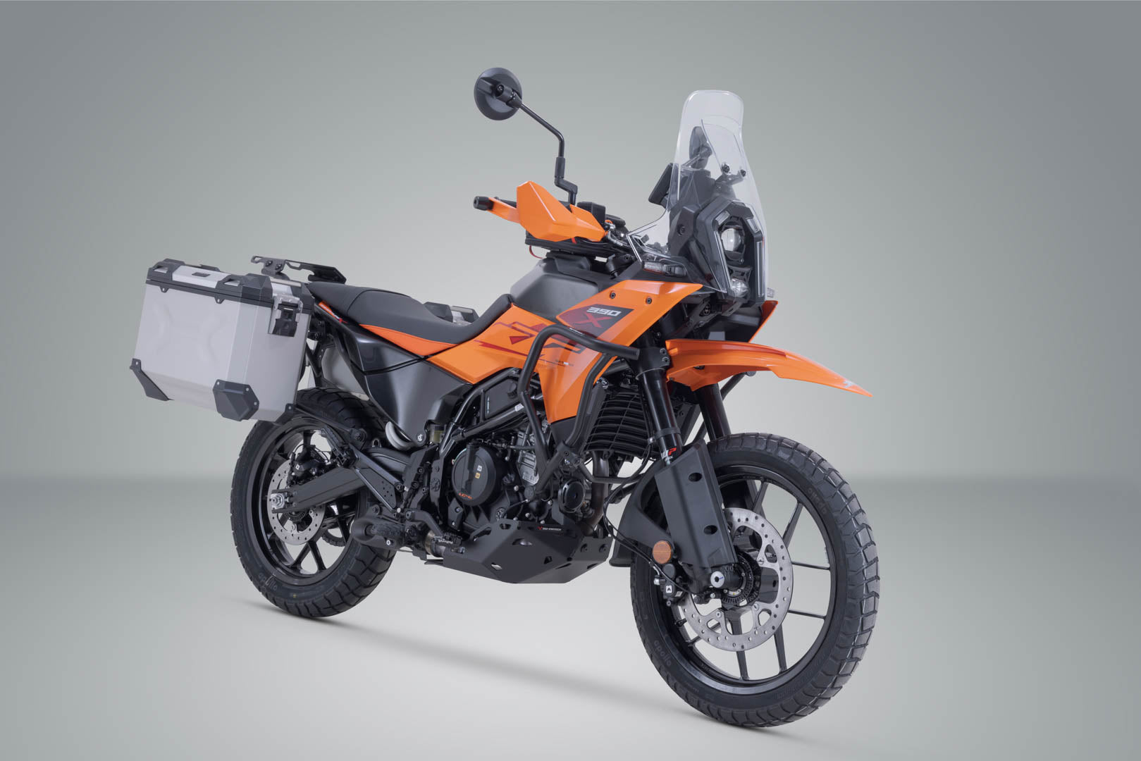 SW-MOTECH / SWモテック TRAX ADV アルミケースシステム シルバー 37/37 リットル。KTM 125 SMC R、250 Adv、390 Adv | KFT.04.417.70000/S