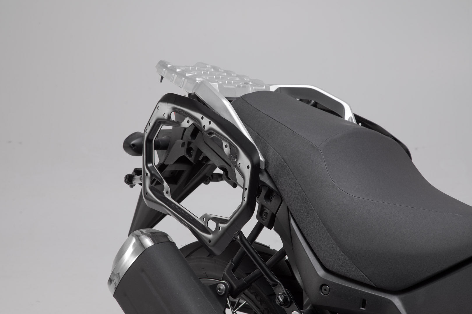 SW-MOTECH / SWモテック DUSC ハードケースシステム ブラック。41/41 リットル。Suzuki DL 650 (16-)。 | KFT.05.876.65101/B