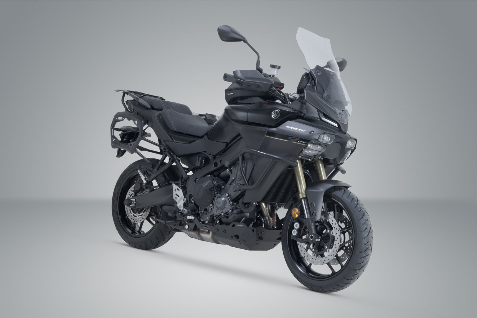 SW-MOTECH / SWモテック PRO サイドキャリア ブラック。Yamaha Tracer 9 / GT / GT+ (24-)。 | KFT.06.597.30000/B