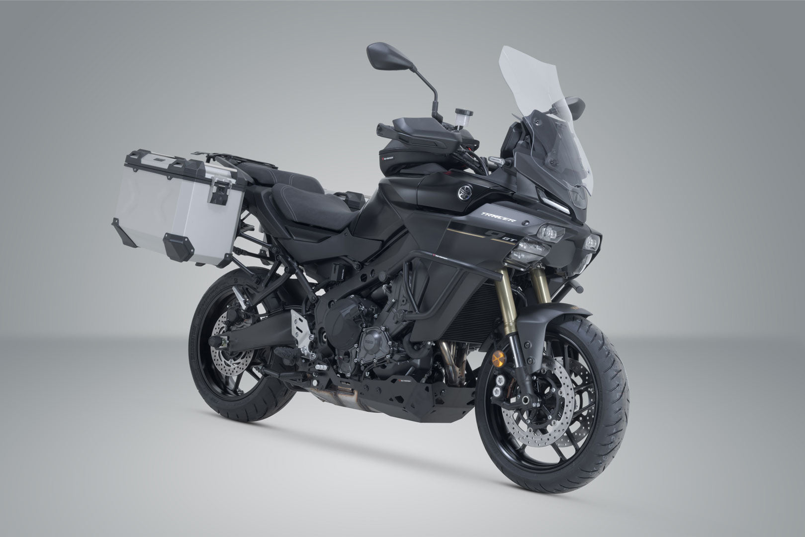 SW-MOTECH / SWモテック TRAX ADV アルミケースシステム シルバー 45/45 リットル. ヤマハ・トレーサー 9/GT/GT+ (24-). | KFT.06.597.70100/S