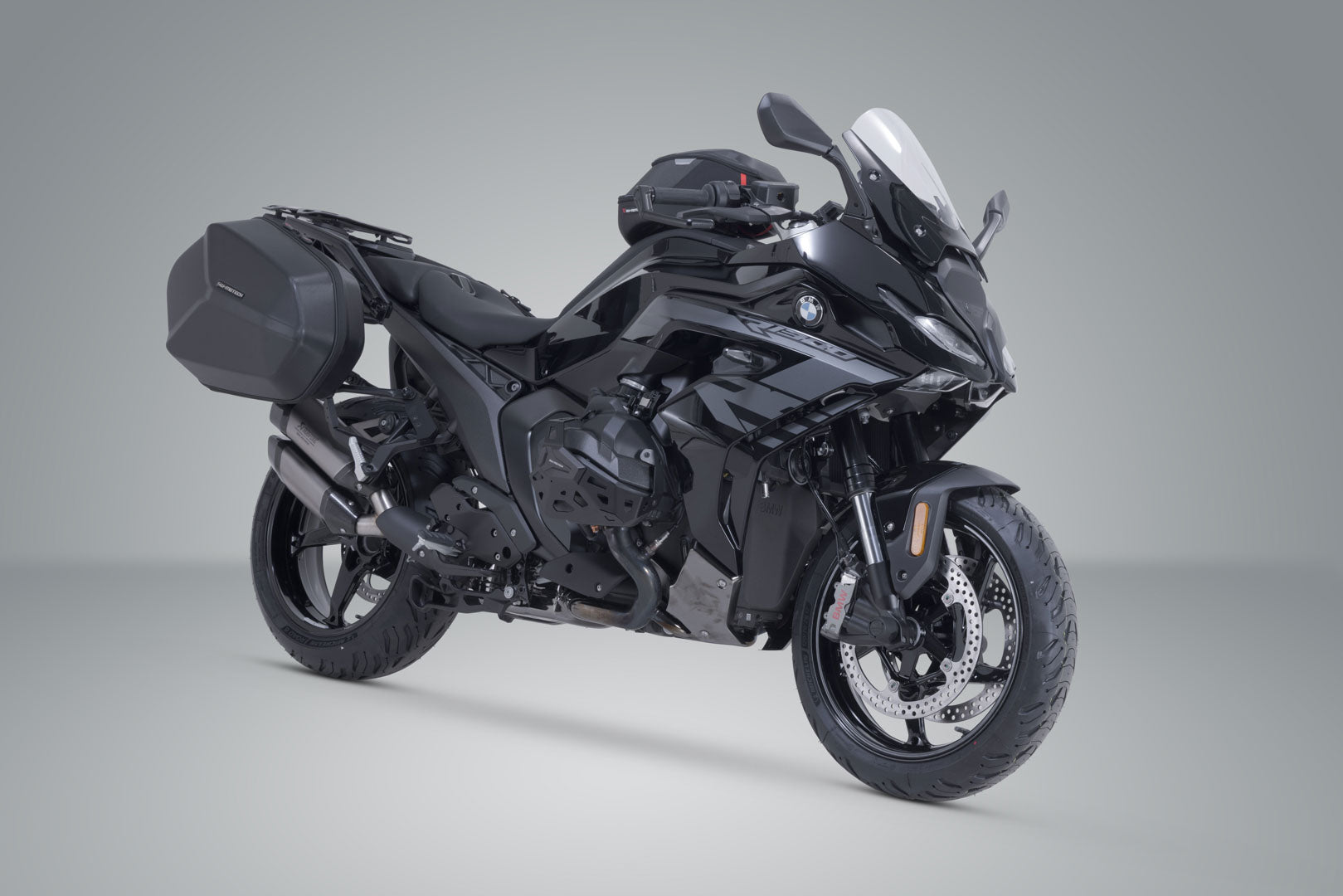 SW-MOTECH / SWモテック AERO ABS サイドケースシステム 2x25 リットル。BMW R 1300 R / R 1300 RS (25-)。 | KFT.07.018.60100/B