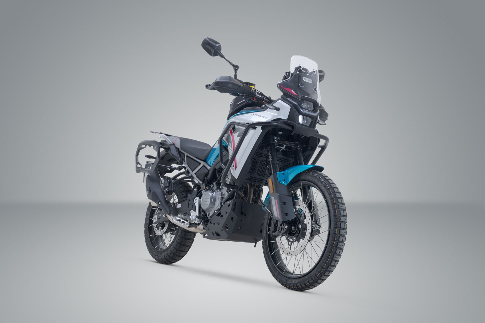 SW-MOTECH / SWモテック PRO サイドキャリア ブラック。CFMoto 450MT (23-)。 | KFT.10.625.30000/B