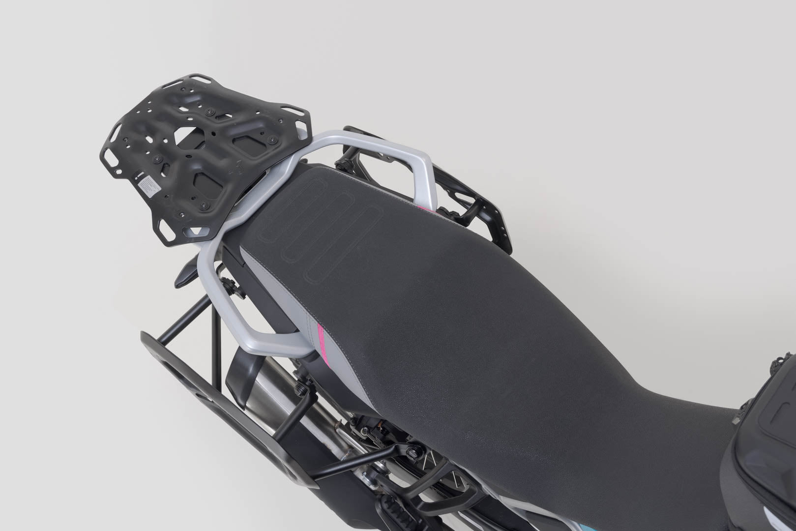 SW-MOTECH / SWモテック PRO サイドキャリア ブラック。CFMoto 450MT (23-)。 | KFT.10.625.30000/B