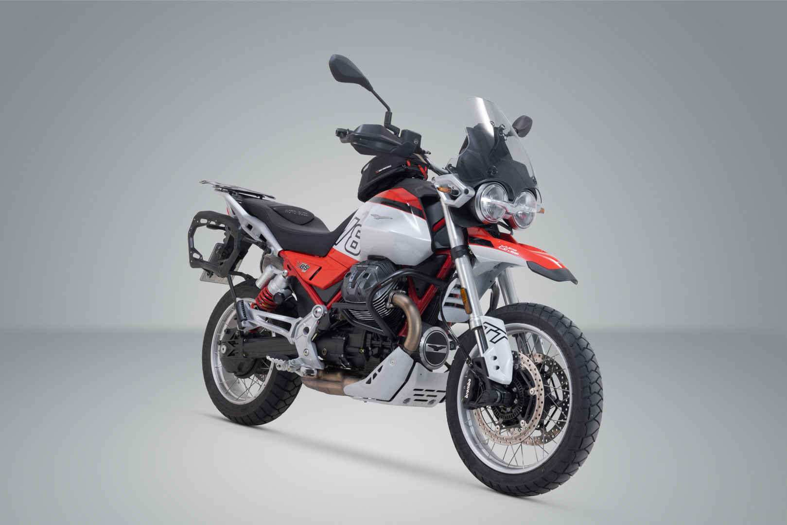 SW-MOTECH / SWモテック PRO サイドキャリア ブラック。Moto Guzzi V85 TT / Strada (24-)。 | KFT.17.632.30000/B