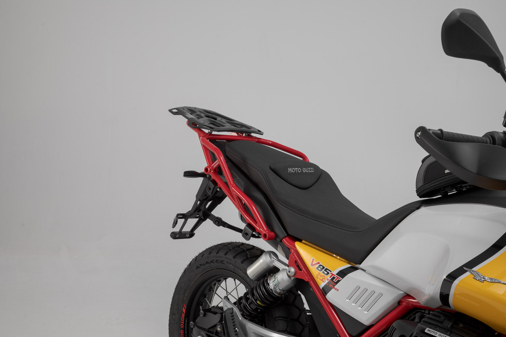 SW-MOTECH / SWモテック DUSC ハードケースシステム ブラック。33/41 リットル。Moto Guzzi V85 TT (19-23)。 | KFT.17.925.65001/B