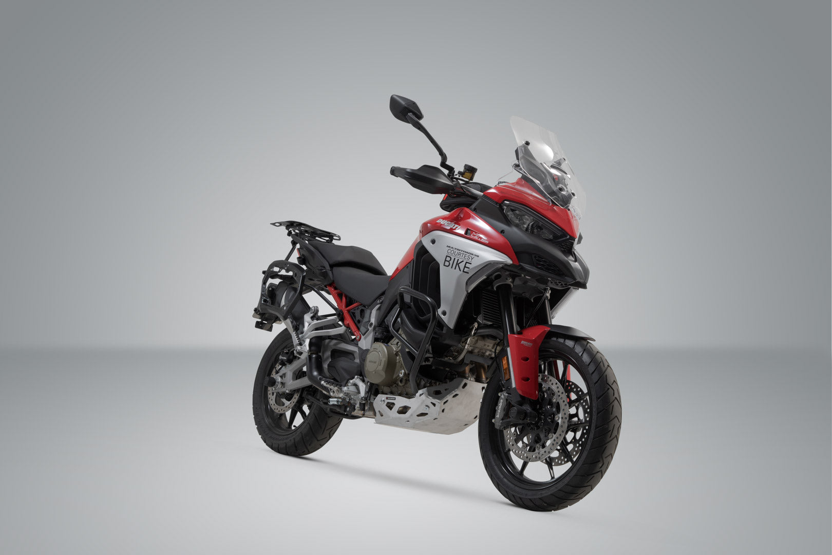 SW-MOTECH / SWモテック PRO サイドキャリア USモデル ブラック。Ducati Multistrada V4 (20-)。 | KFT.22.822.30102/B