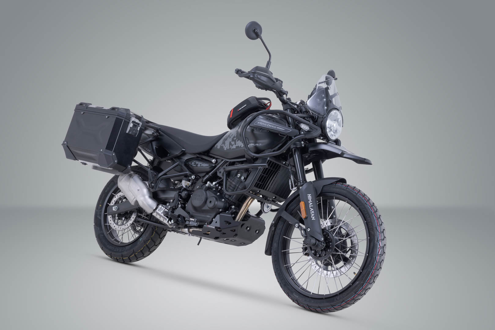 SW-MOTECH / SWモテック TRAX ADV アルミケースシステム ブラック。37/37 リットル。Himalayan 450 Rally (25-)。 | KFT.41.620.70200/B