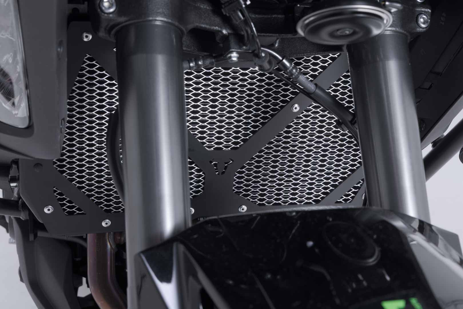 SW-MOTECH / SWモテック ラジエーターガード ブラック/シルバー。Versys 1000 (18-) / 1100 (24-)。 | KLS.08.922.10001