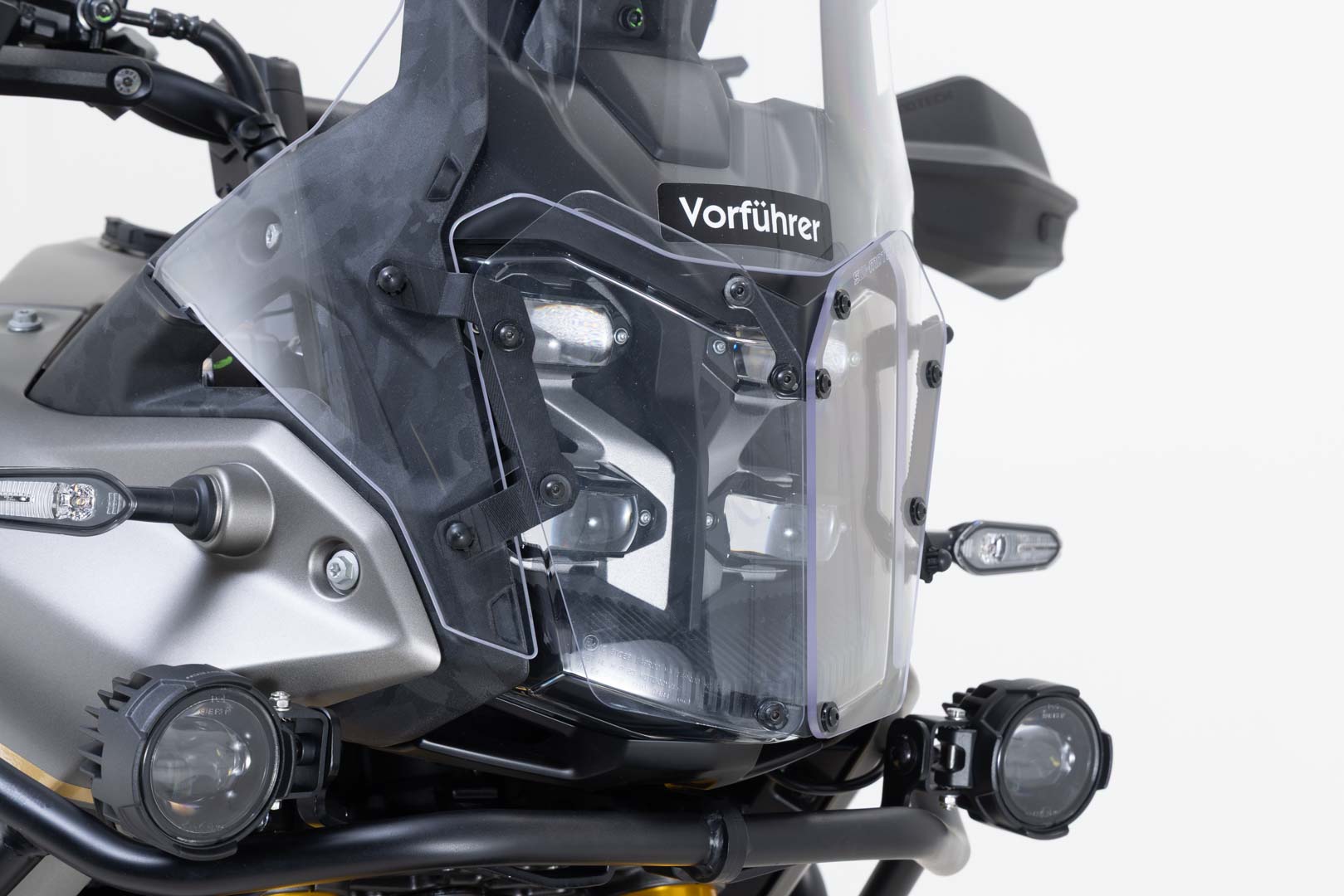 SW-MOTECH / SWモテック ヘッドライトガード用マウントブラケット(カバー付き)。Yamaha・テネレ700(24-)。 | LPS.06.799.10100/B