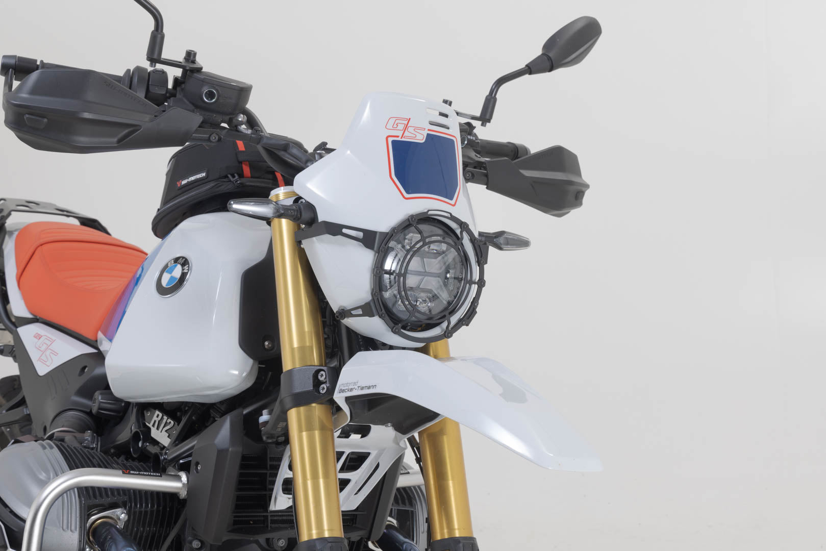 SW-MOTECH / SWモテック ヘッドライトガード(ブラック)。BMW R 12 G/S (24-)。 | LPS.07.997.10000/B