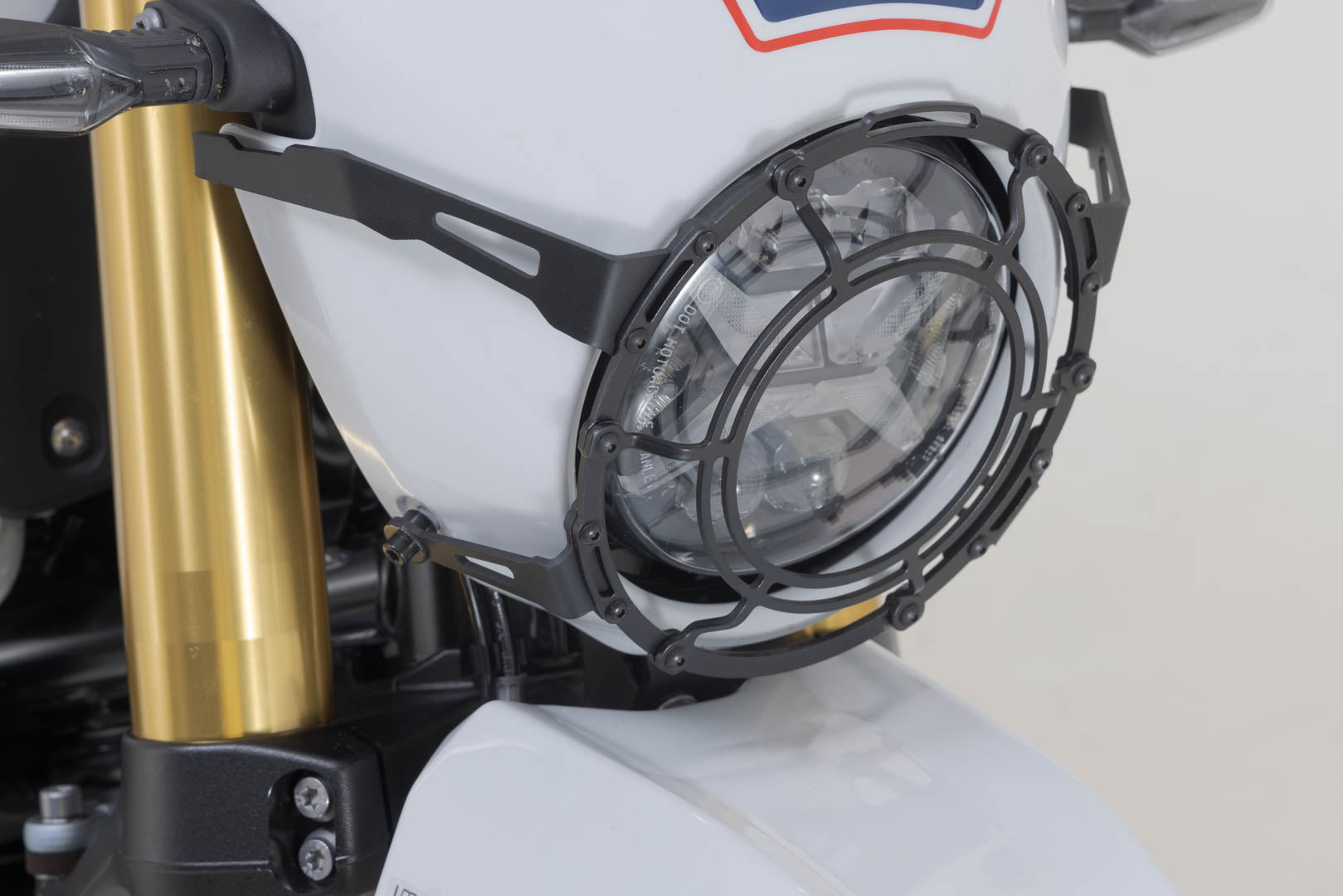 SW-MOTECH / SWモテック ヘッドライトガード(ブラック)。BMW R 12 G/S (24-)。 | LPS.07.997.10000/B