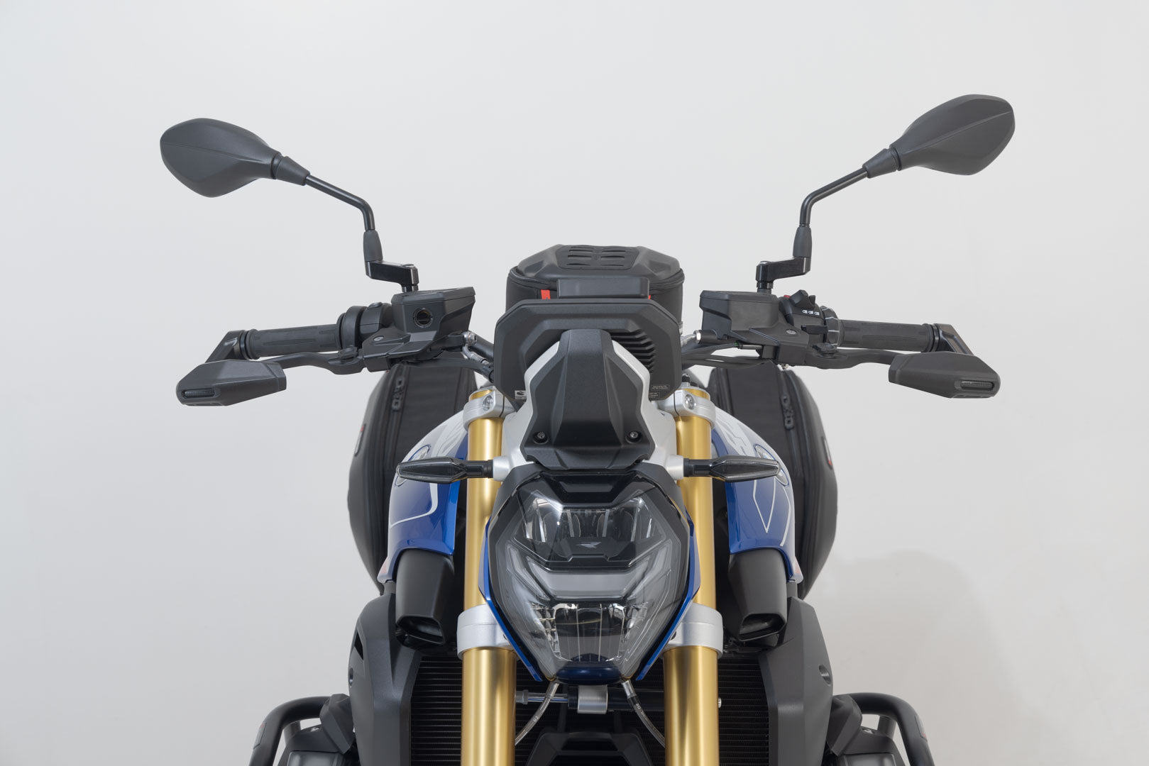 SW-MOTECH / SWモテック ウィンドディフレクター付きレバープロテクター(ブラック)。BMWモデル用。 | LVG.07.913.11001/B