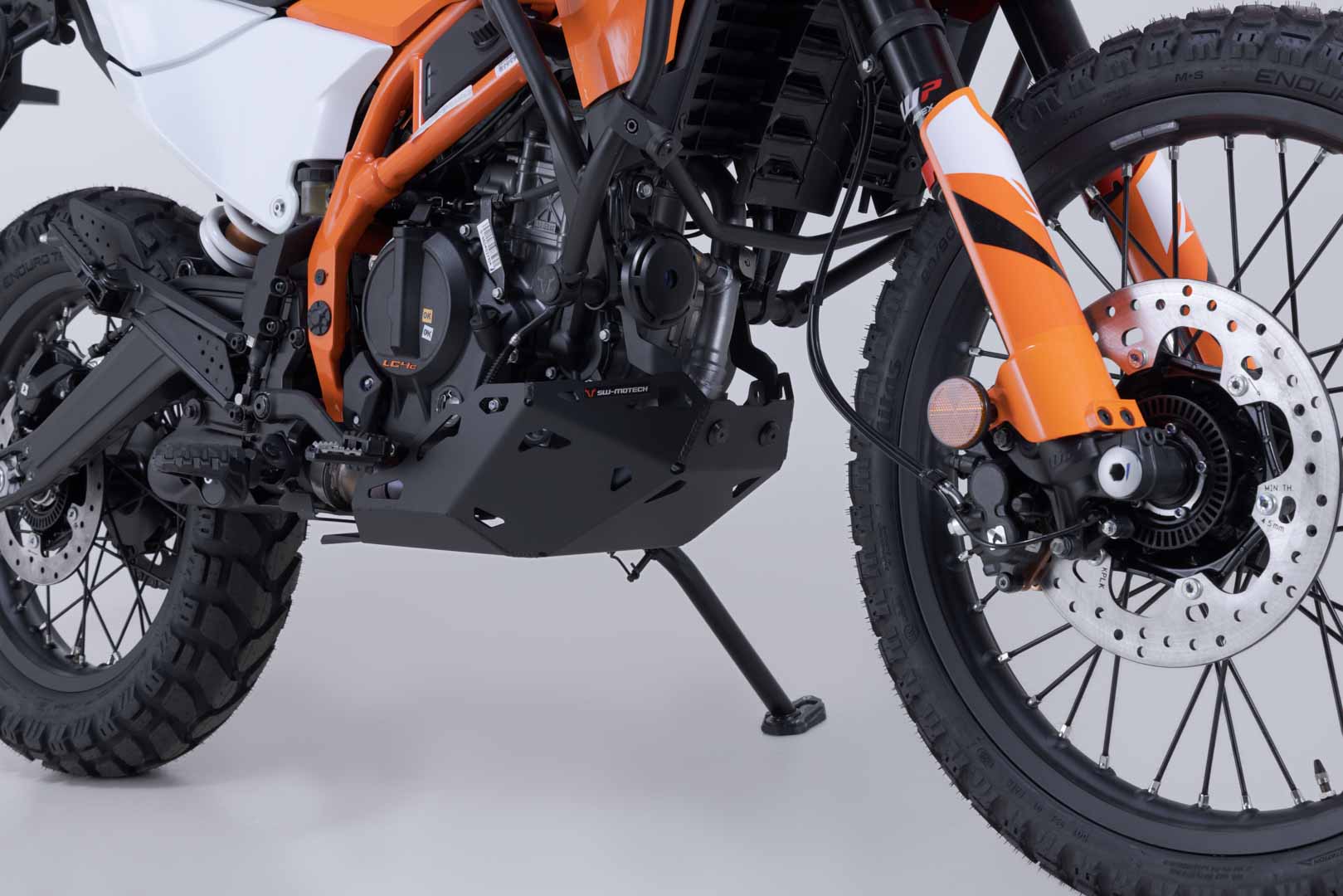 SW-MOTECH / SWモテック エンジンガード(ブラック)。KTM 125 / 250 / 390 モデル(25-)。 | MSS.04.417.10001/B
