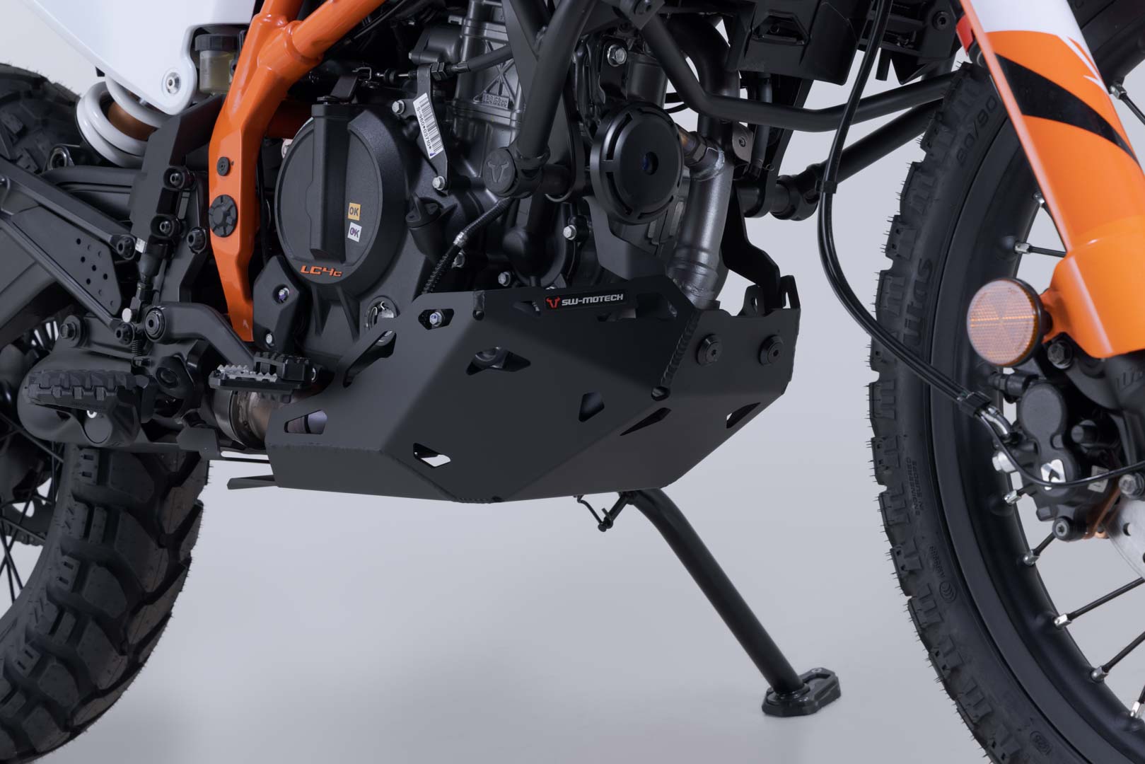 SW-MOTECH / SWモテック エンジンガード(ブラック)。KTM 125 / 250 / 390 モデル(25-)。 | MSS.04.417.10001/B