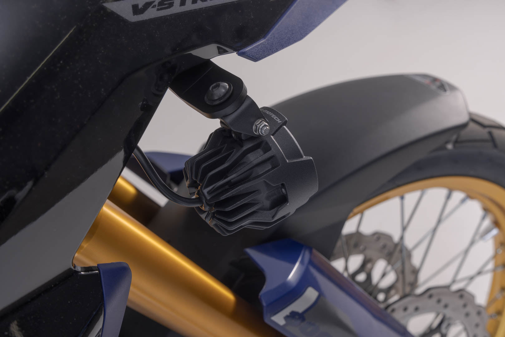 SW-MOTECH / SWモテック EVO ロングビームヘッドライトキット(ブラック)。Suzuki V-Strom 800 / 800DE(22年~)。 | NSW.05.845.61000/B