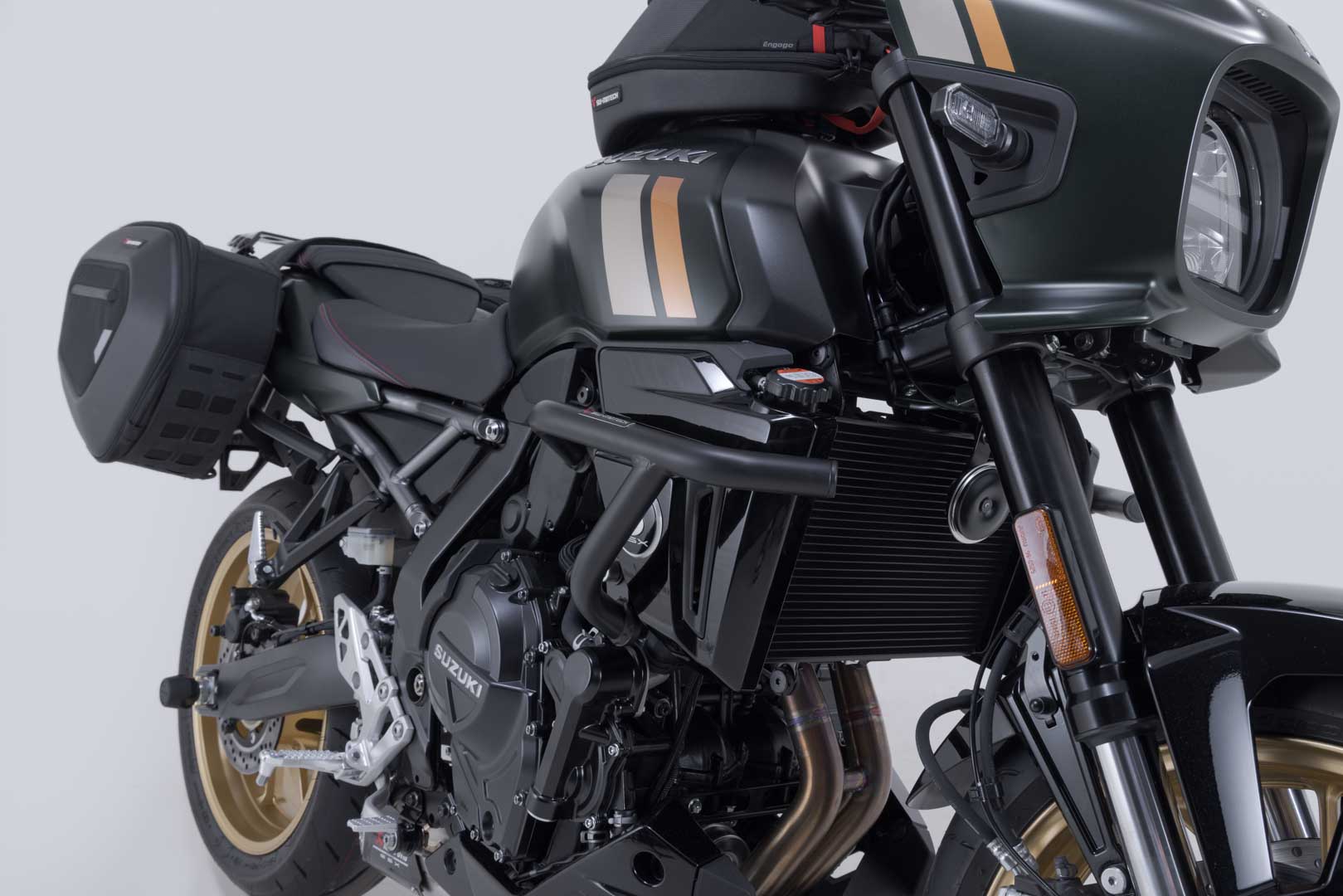 SW-MOTECH / SWモテック クラッシュバー(ブラック)。Suzuki GSX-8T / TT (25-)。 | SBL.05.031.10000/B