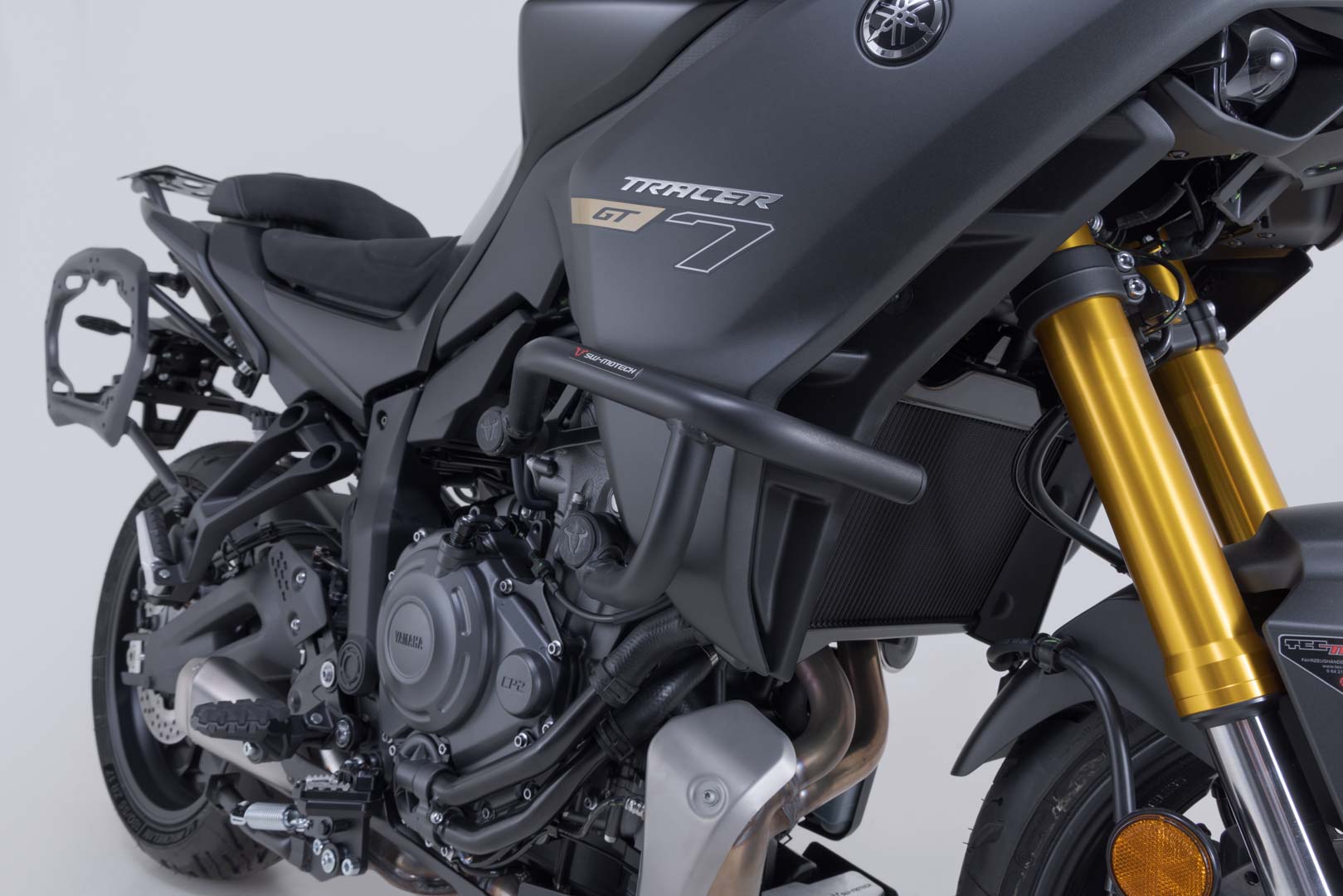 SW-MOTECH / SWモテック ブラック・クラッシュバー。Yamaha・トレーサー7 / GT (25-)。 | SBL.06.020.10000/B