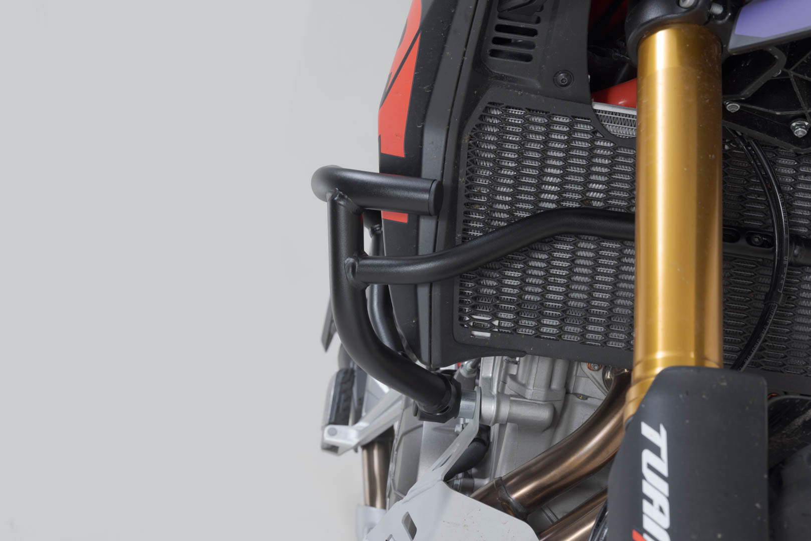 SW-MOTECH / SWモテック ブラック・クラッシュバー。Aprilia・トゥアレグ 660 (21-) / ラリー (24-)。 | SBL.13.849.10001/B