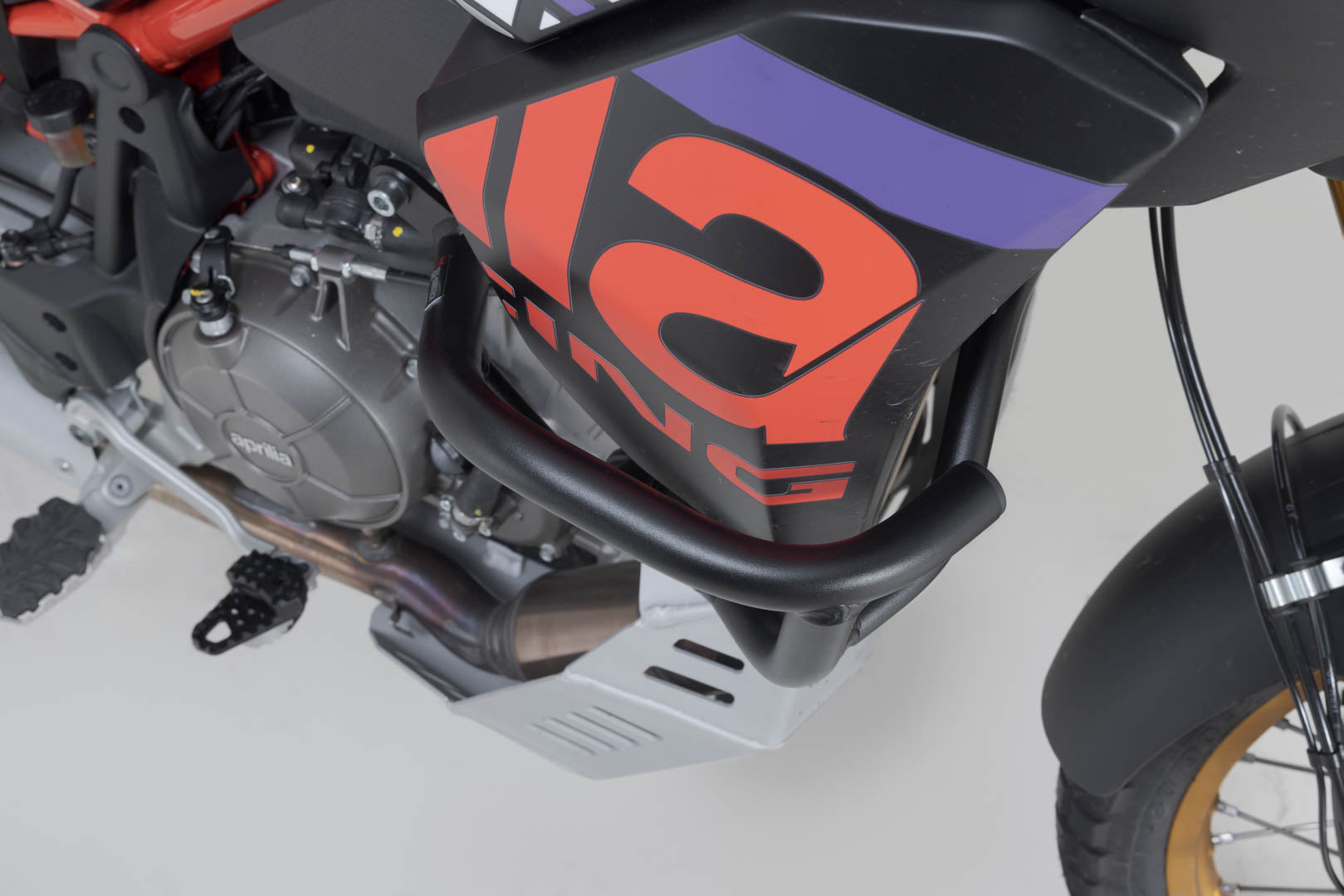 SW-MOTECH / SWモテック ブラック・クラッシュバー。Aprilia・トゥアレグ 660 (21-) / ラリー (24-)。 | SBL.13.849.10001/B