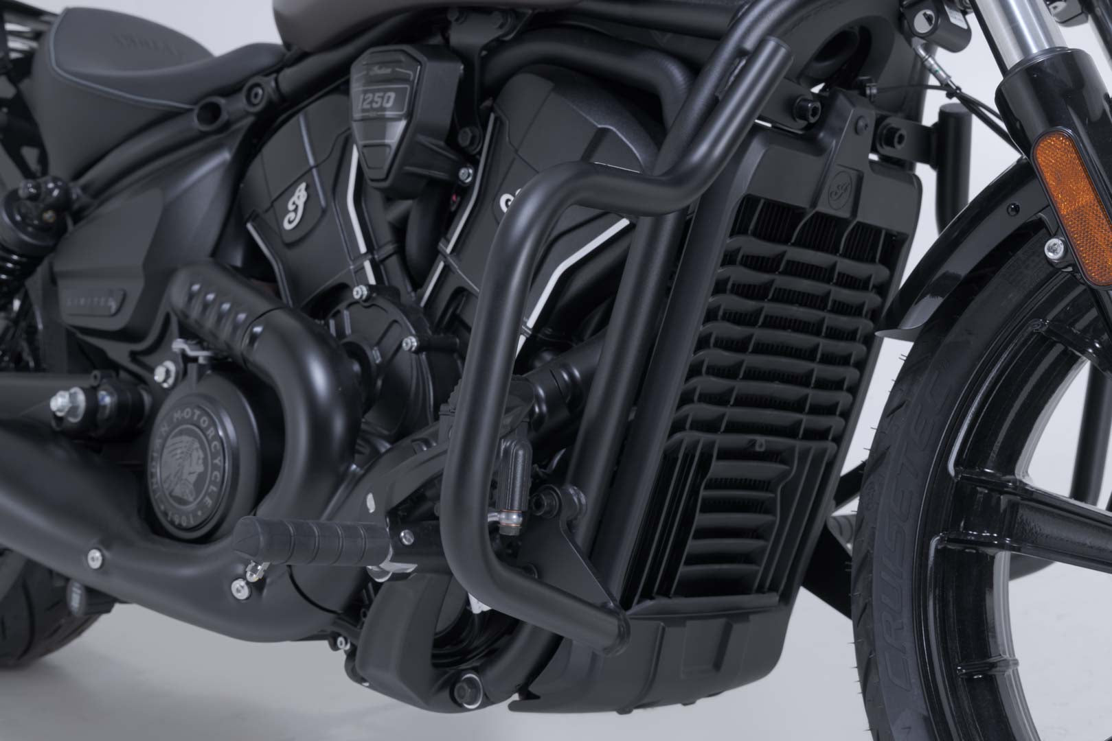 SW-MOTECH / SWモテック ブラック・クラッシュバー。インディアン・スカウト・モデル(24-)。 | SBL.20.394.10000/B