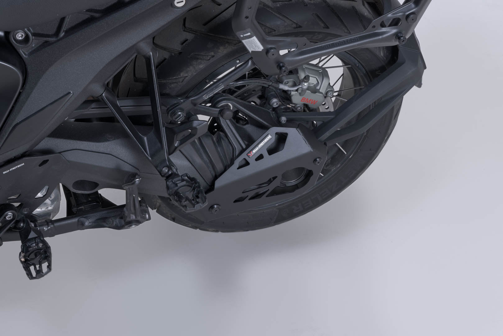 SW-MOTECH / SWモテック カードアンプロテクター(ブラック)。BMW R 1300 GS (23-) / Adventure (24-)。 | SCT.07.975.10200/B