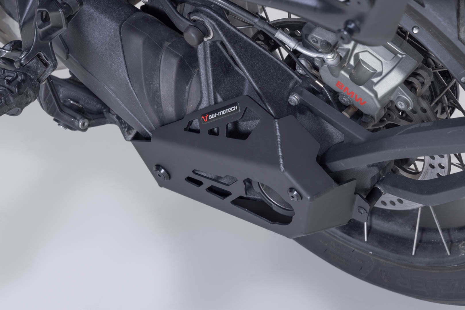 SW-MOTECH / SWモテック カードアンプロテクター(ブラック)。BMW R 1300 GS (23-) / Adventure (24-)。 | SCT.07.975.10200/B
