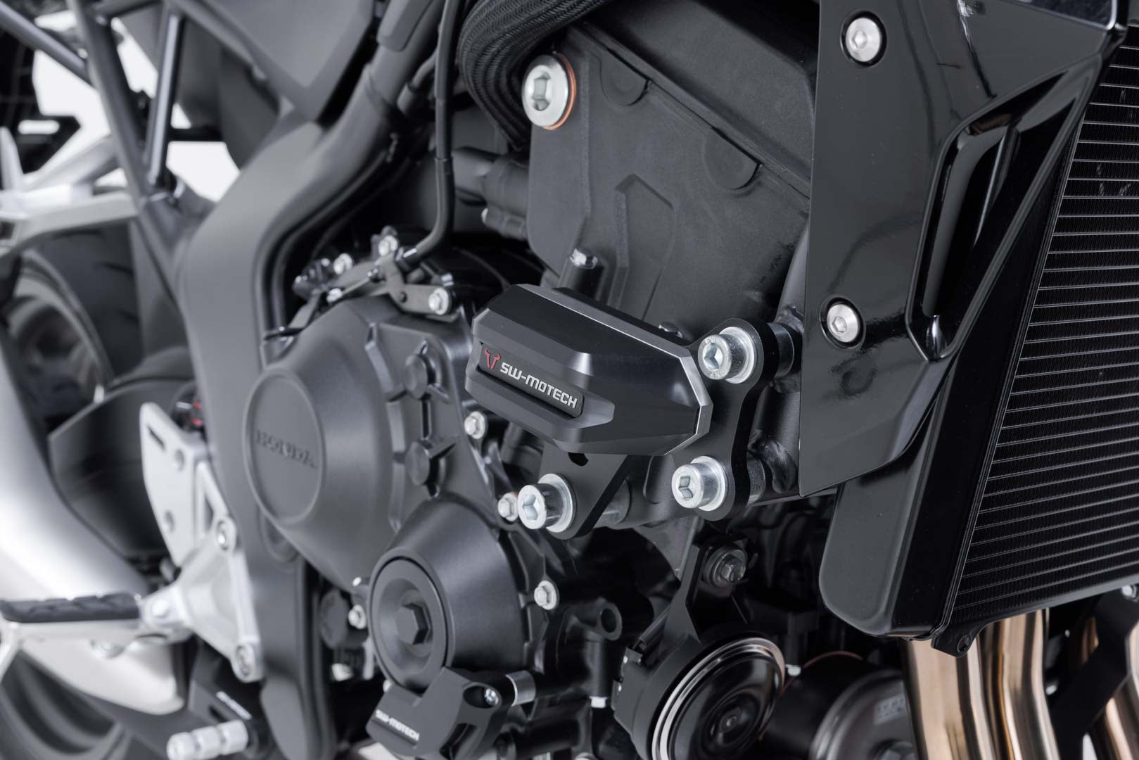 SW-MOTECH / SWモテック フォールパッドキット(ブラック)。Honda CB1000 ホーネット(24-)。 | STP.01.590.11100/B