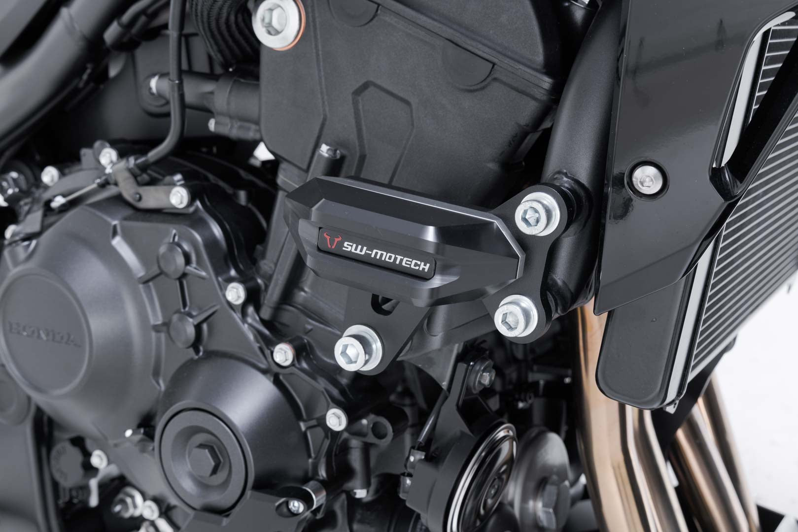 SW-MOTECH / SWモテック フォールパッドキット(ブラック)。Honda CB1000 ホーネット(24-)。 | STP.01.590.11100/B