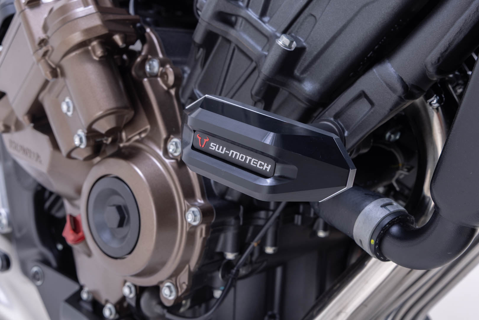 SW-MOTECH / SWモテック フォールパッドキット(ブラック)。Honda CB650R E-クラッチ(23年~)。 | STP.01.590.11200/B