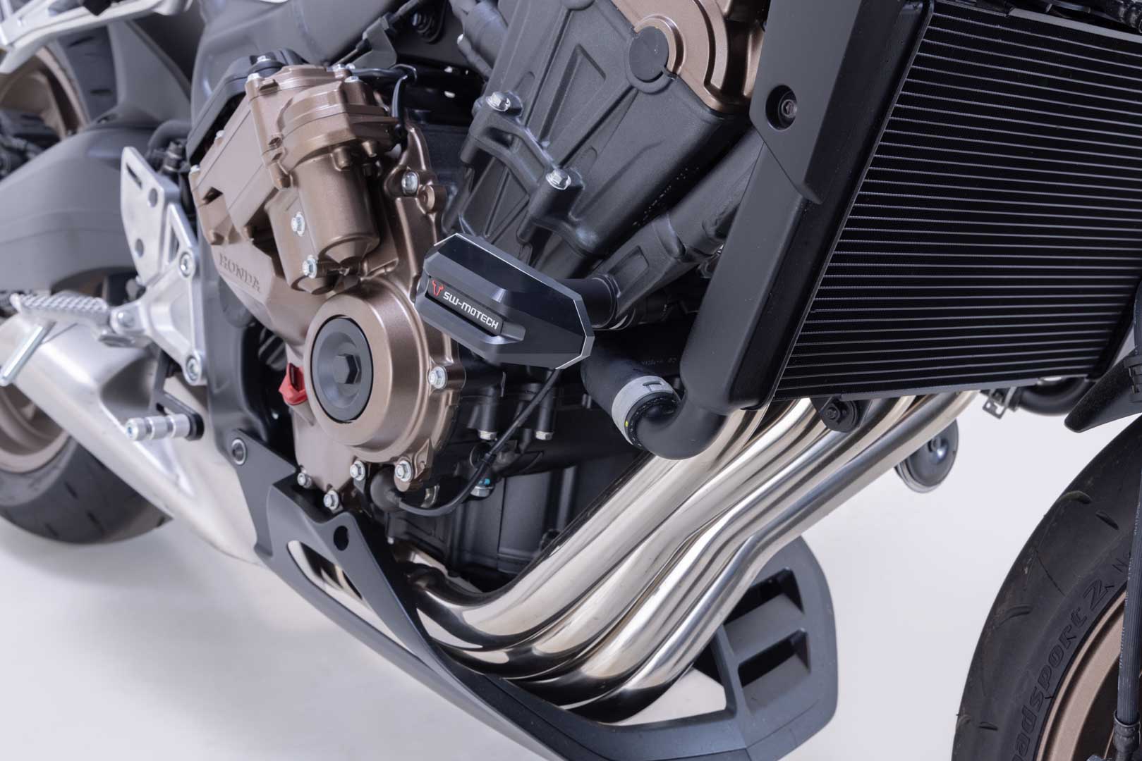 SW-MOTECH / SWモテック フォールパッドキット(ブラック)。Honda CB650R E-クラッチ(23年~)。 | STP.01.590.11200/B
