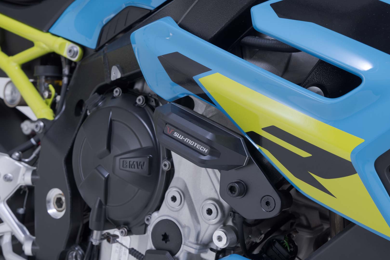 SW-MOTECH / SWモテック フォールパッドキット(ブラック)。BMW S 1000 R(24-)。 | STP.07.590.11100/B