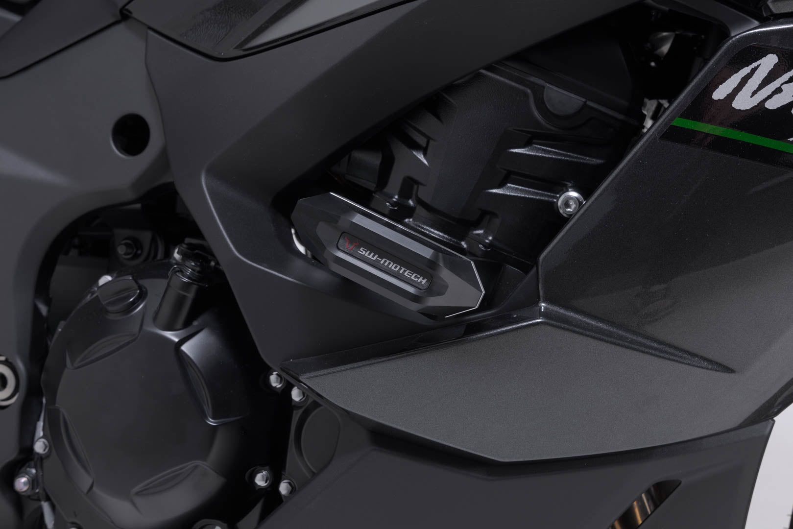 SW-MOTECH / SWモテック フォールパッドキット(ブラック)。Kawasaki ニンジャ 1000SX、1100 SX/SE。 | STP.08.590.11602/B